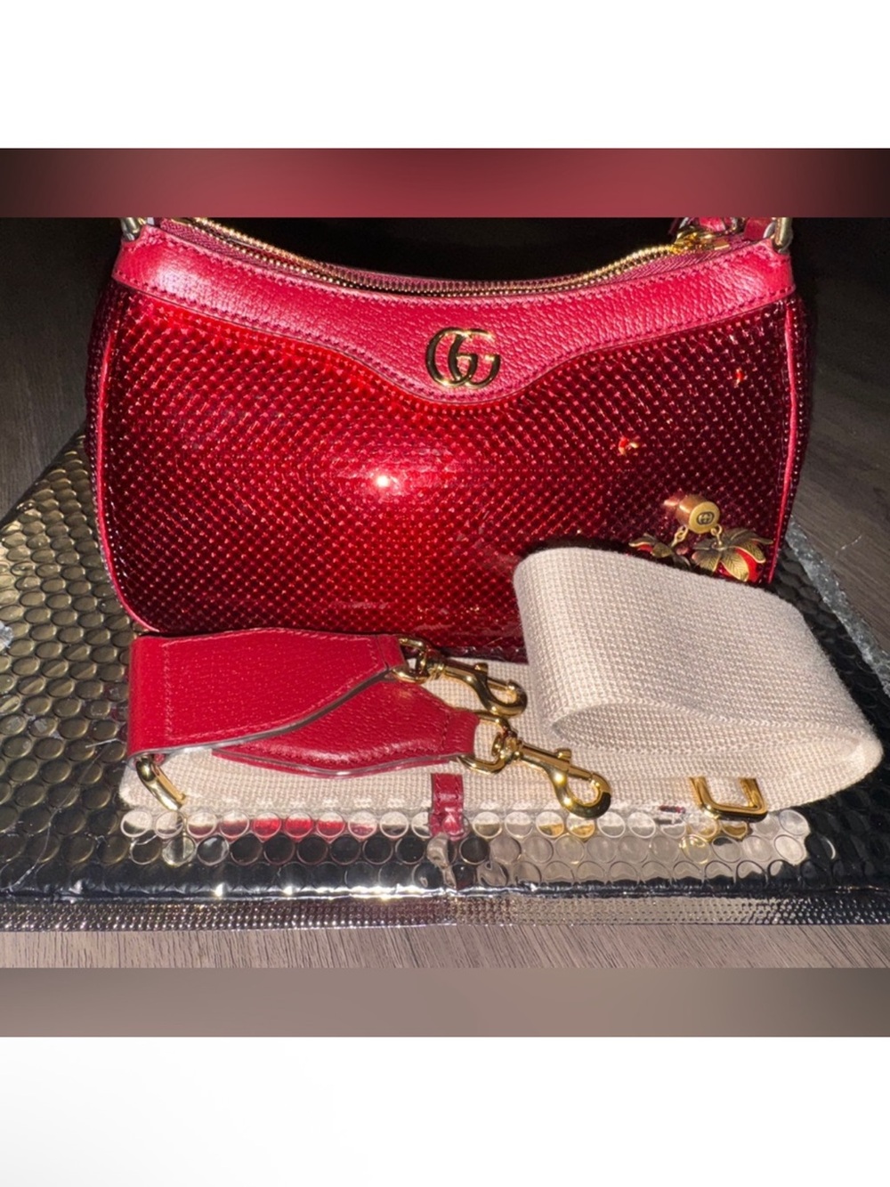 Gucci GG Marmont Strawberry Red Sequin Shoulder Bag - Picture 5 of 8